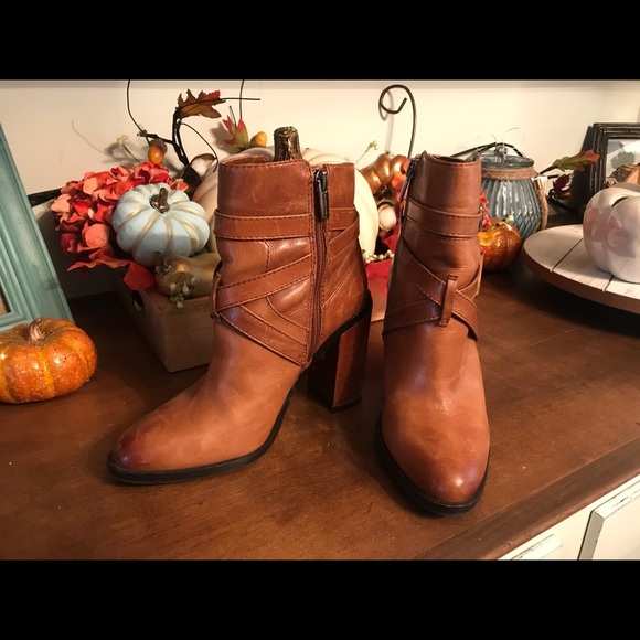 Vince Camuto Booties - Picture 2 of 7